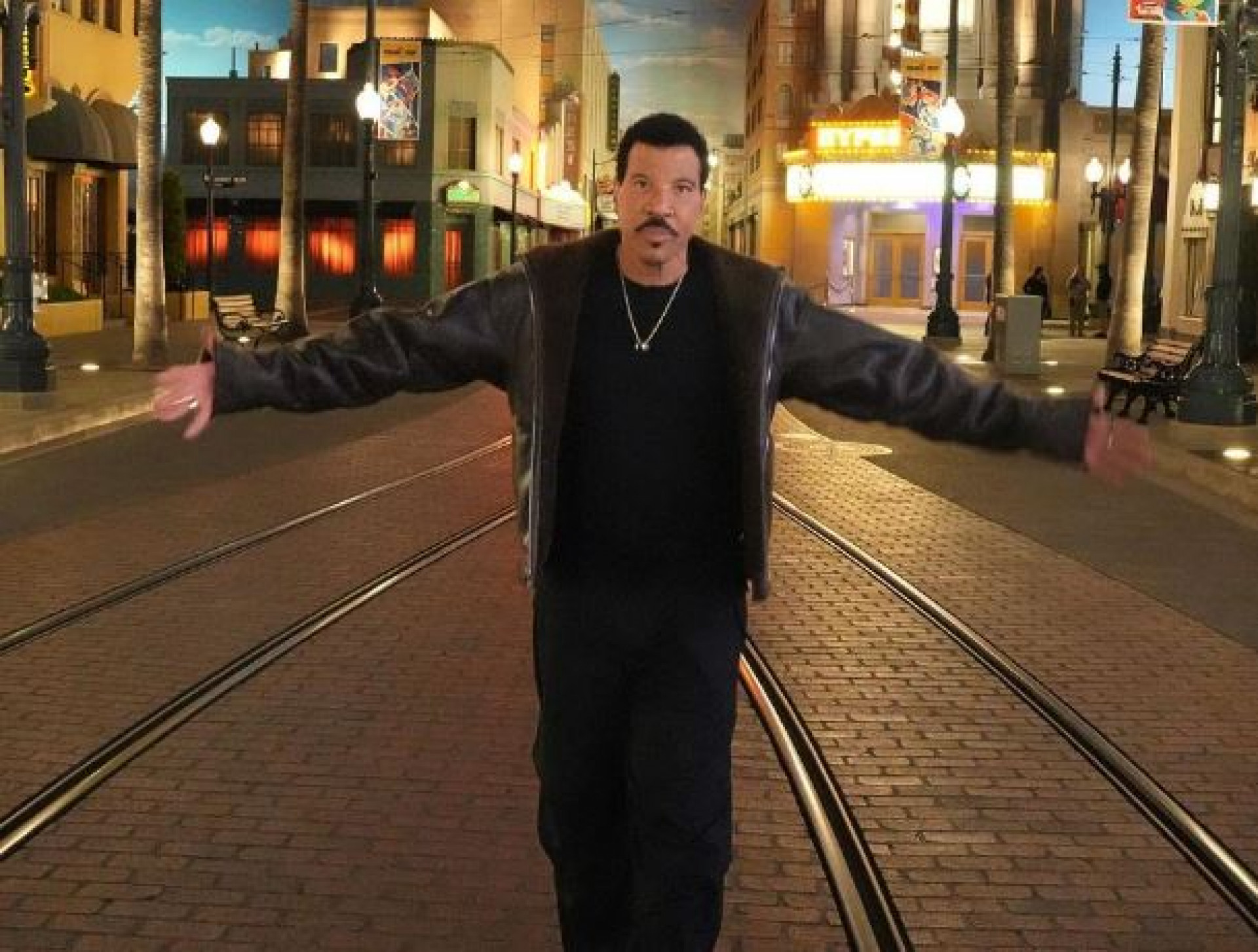 Lionel Richie foi um dos compositores da música 'We Are The World' - Reprodução / Instagram