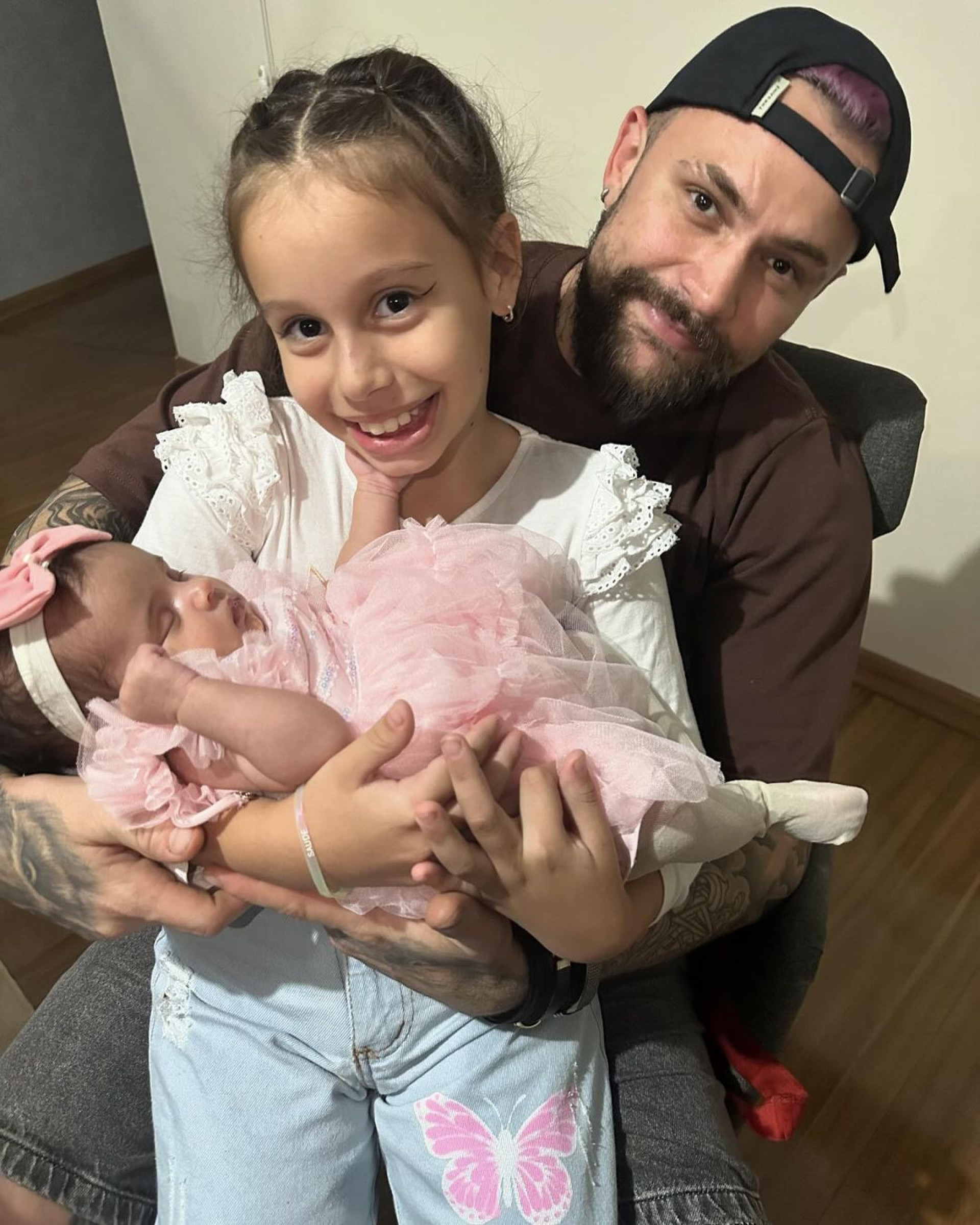 Vinicius Rodrigues comemora nascimento da filha - Reprodução / Instagram 