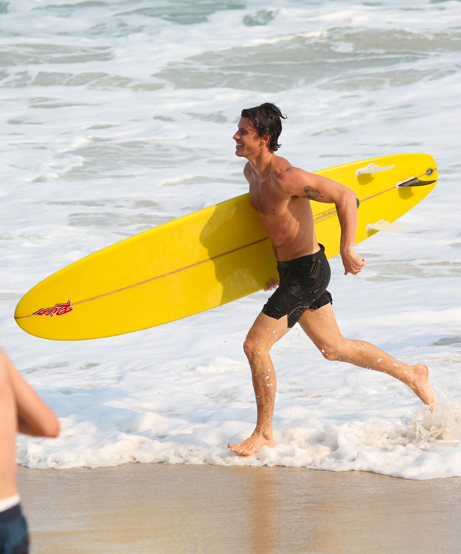 Shawn Mendes curte praia no Rio 
 - Dilson Silva / Agnews