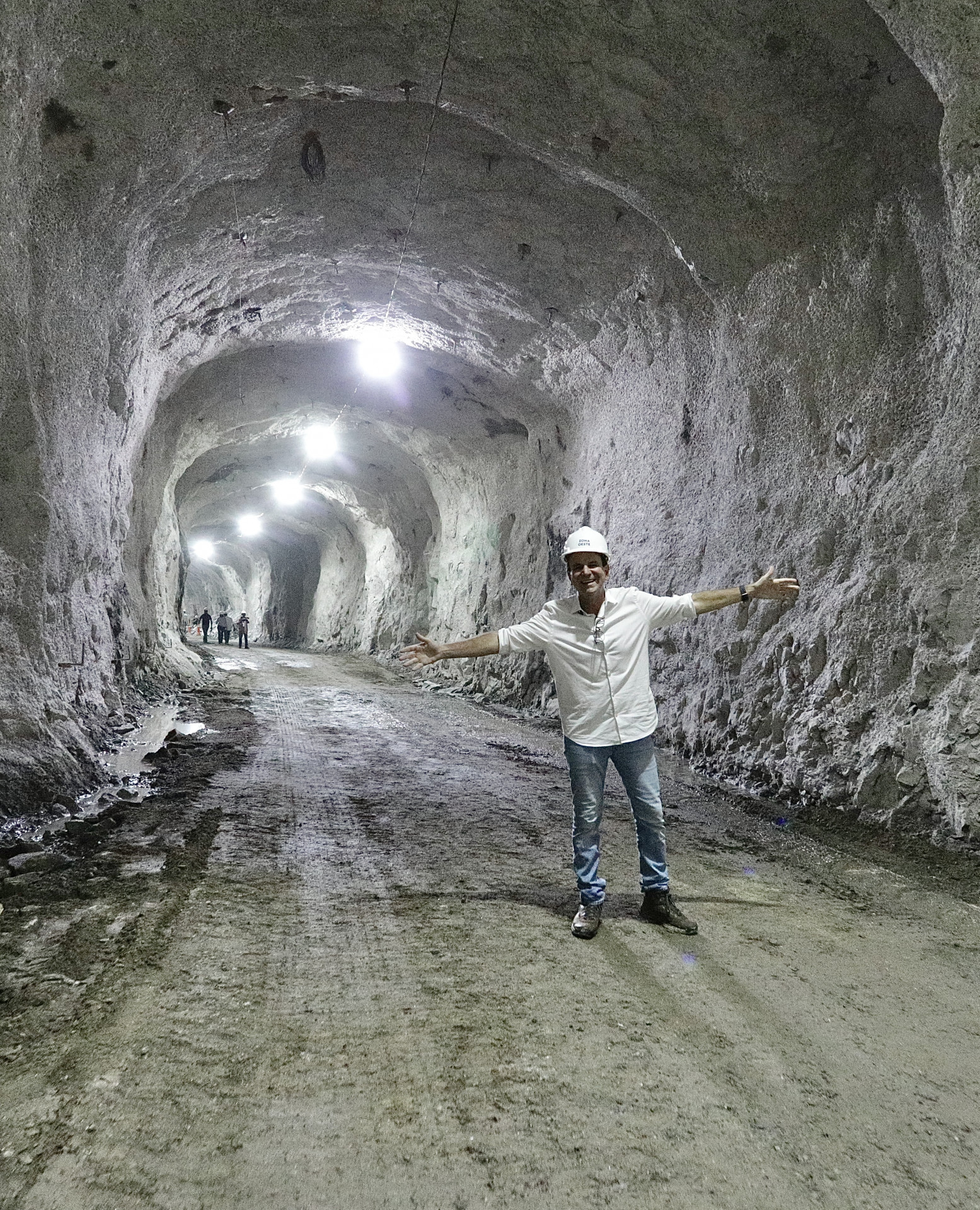 Eduardo Paes visita obra de túnel em Campo Grande, nesta sexta-feira (20)
 - Divulgação