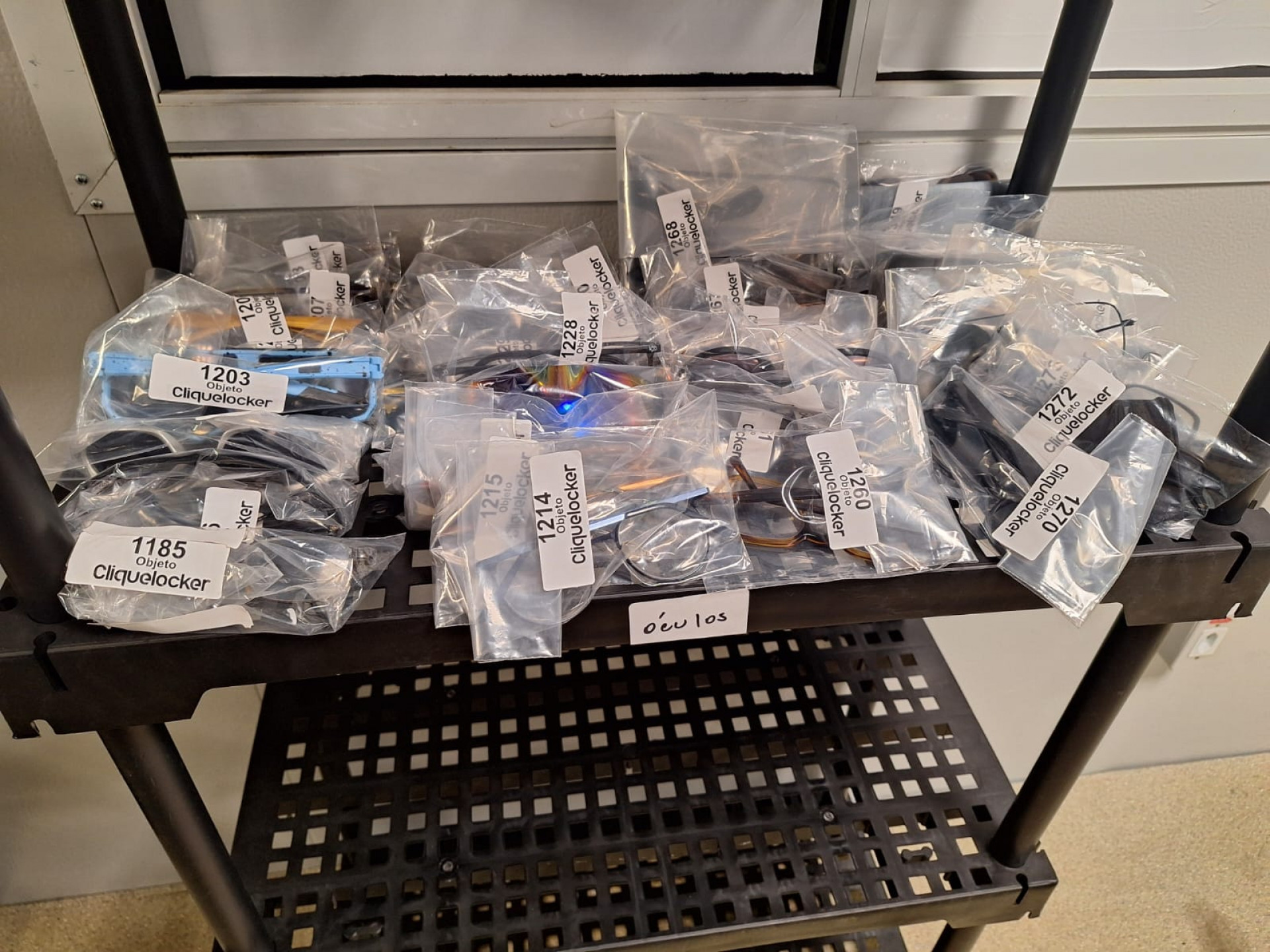 Pertences são deixados no achados e perdidos do Rock In Rio - Luiz Maurício Monteiro