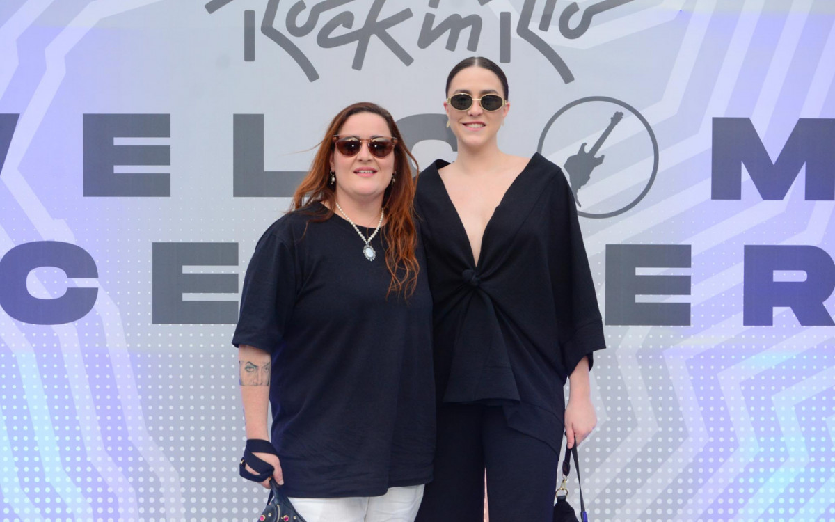  Juliana Amaral e namorada