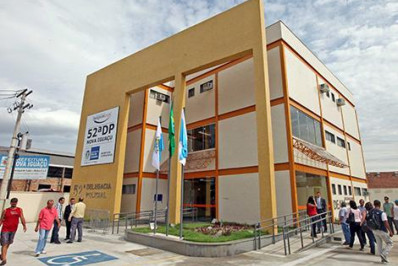 Dois homens são presos por furto de veículos e peças