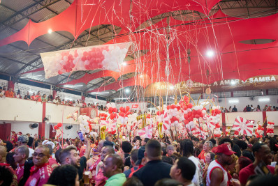 Em noite de festa, Unidos de Padre Miguel escolhe samba-enredo