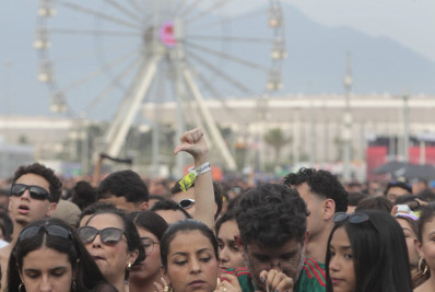 Vídeo! Atraso do primeiro show no palco Mundo do Rock in Rio gera vaia do público 