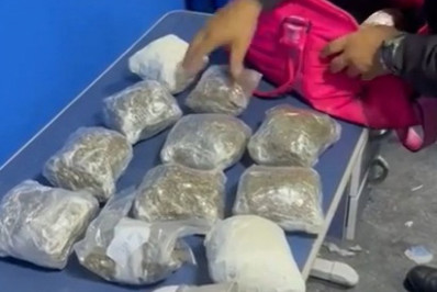 Mulher é presa em flagrante com mala e bolsa lotadas de drogas na Rodoviária do Rio