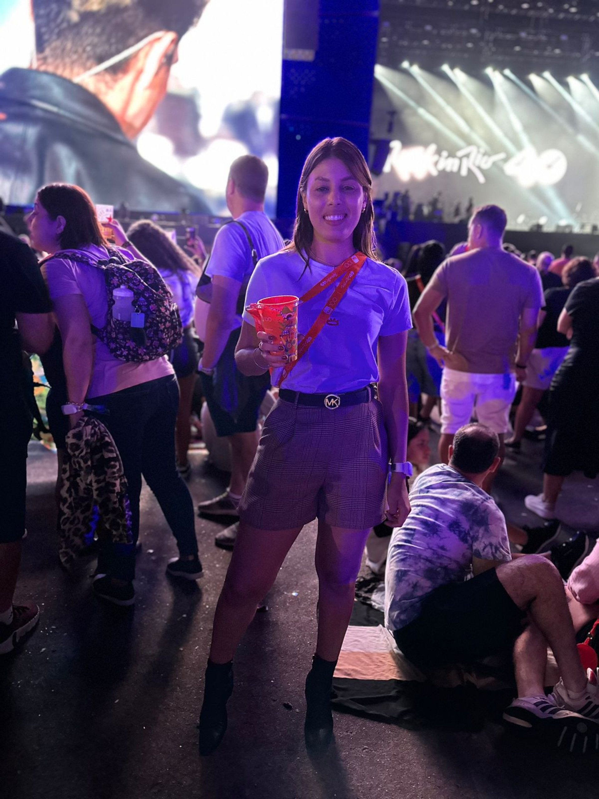 Fã de Luan Santana lamentam a ausência inesperada do cantor no Rock In Rio
 - Priscilla Jucá 