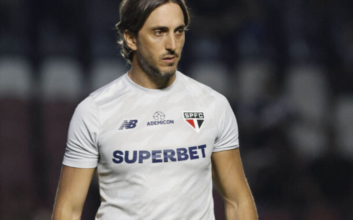 Luis Zubeld&iacute;a esquece Brasileir&atilde;o e foca na Libertadores