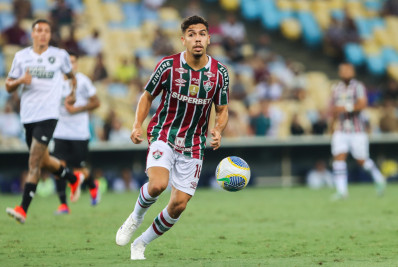 Fluminense informa que Nonato precisará passar por cirurgia no nariz após choque