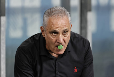 Tite elogia Flamengo após derrota e não joga a toalha: 'Tem que disputar tudo'