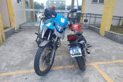 Homem é preso por adulteração de placa em motocicleta durante patrulhamento em Rio das Ostras