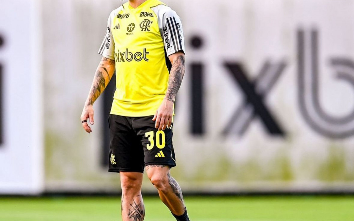 Michael em treino do Flamengo