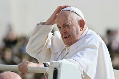 Papa cancela audiências por 'gripe leve'