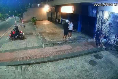 Vídeo: homens são agredidos durante assalto em Botafogo