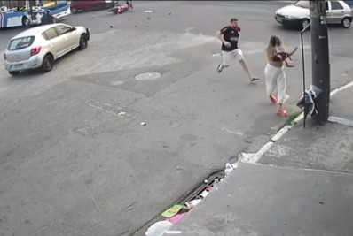 Vídeo: homem tenta matar ex-mulher ao provocar acidente de trânsito em Mesquita 