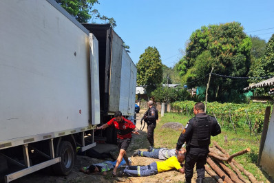 Cinco suspeitos são presos durante roubo de carga na Zona Oeste