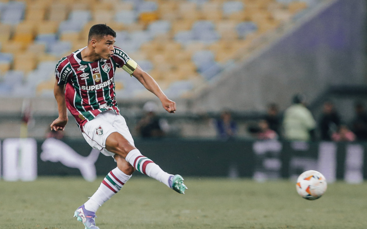 Thiago Silva em a&ccedil;&atilde;o durante jogo do Fluminense