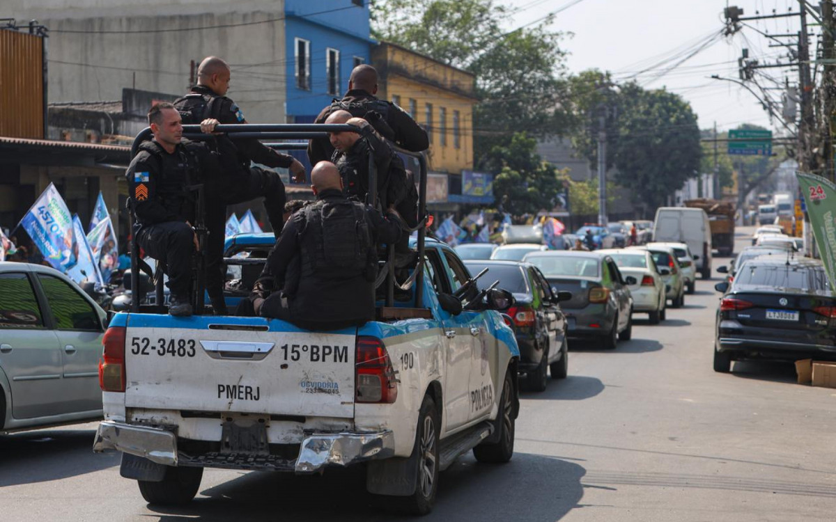 Operação da Polícia Civil, PM e MPRJ mira roubo de cargas de cigarro