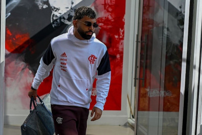 Gabigol causou 'climão' ao ser substituído na final e não deve jogar mais pelo Flamengo
