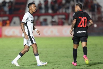 Tchê Tchê, do Botafogo, será julgado pelo STJD por expulsão no Brasileirão