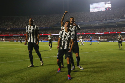 Botafogo supera o São Paulo nos pênaltis e avança à semifinal da Libertadores