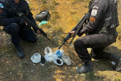 PM prende suspeito com drogas e rádio transmissor no Bom Pastor em Belford Roxo
