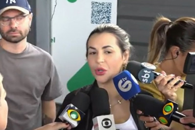 Deolane Bezerra assina termo de soltura em fórum no Recife: 'Sou inocente'