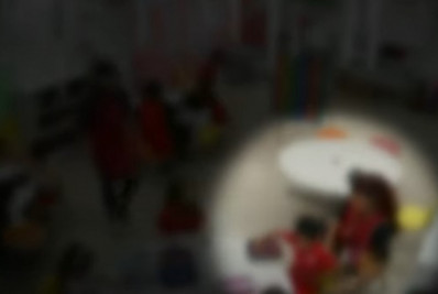 Polícia indicia professora flagrada prendendo criança em cadeira usando fita adesiva na Zona Norte