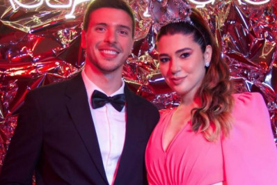 Vivian Amorim anuncia término do relacionamento com Leo Hirschmann