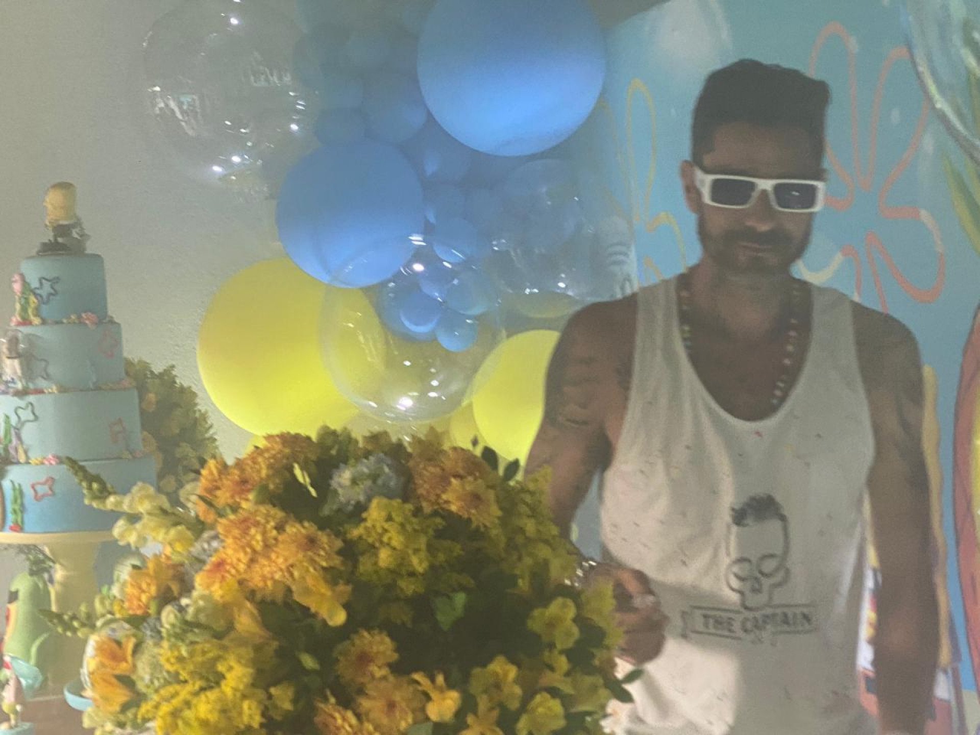 Ex-BBBs Franciele Grossi e Diego Grossi celebram aniversário do filho com 'fumacê' - Foto: Reprodução