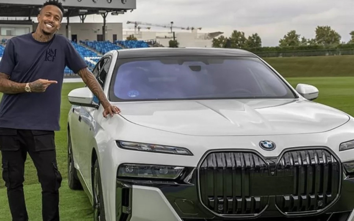 O brasileiro Éder Militão vai desfilar agora a bordo de uma BMW i7 xDrive 60, de 139.550 euros, cerca de R$ 850 mil