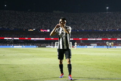 Destaque do Botafogo, Almada está na pré-lista da Argentina para as Eliminatórias