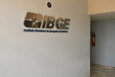 Nove das 10 atividades econômicas registraram contratações no trimestre até agosto, mostra IBGE