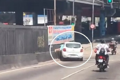 Vídeo: Briga de trânsito provoca acidente em viaduto de Madureira