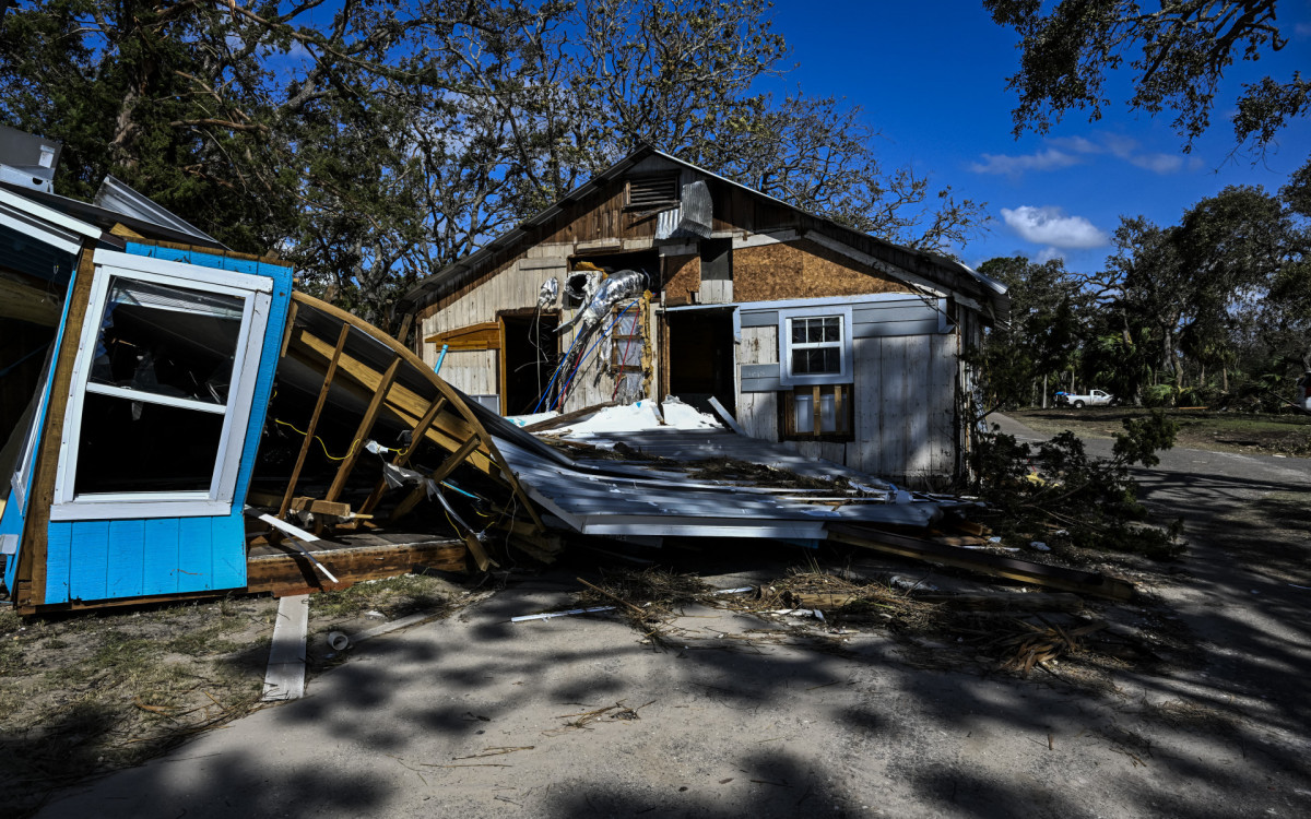 Velocidade do vento atingiu a marca de 225 km/h - AFP