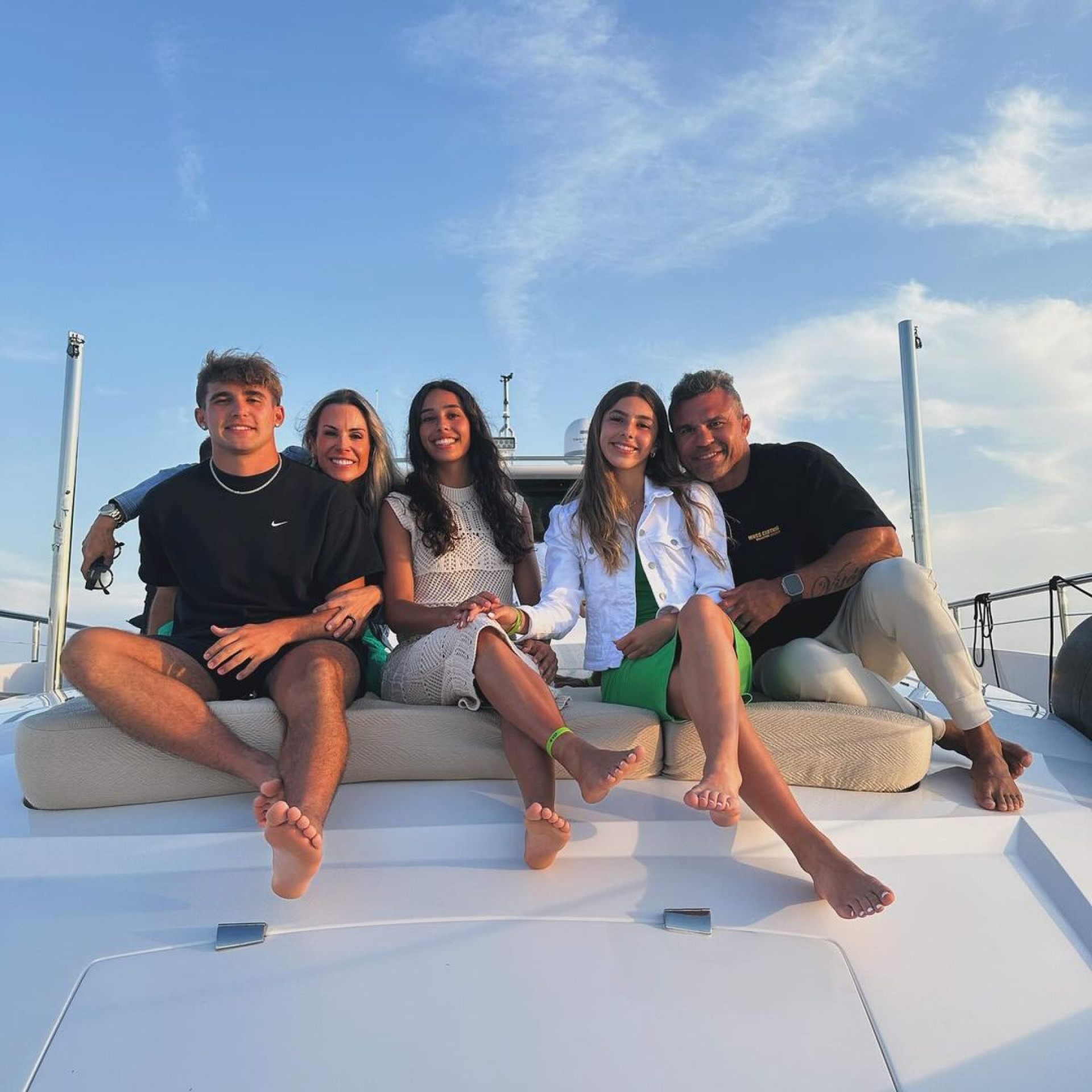 Joana Prado e Vitor Belfort com os filhos Davi, Victoria e Kyara -  Reprodução/Instagram