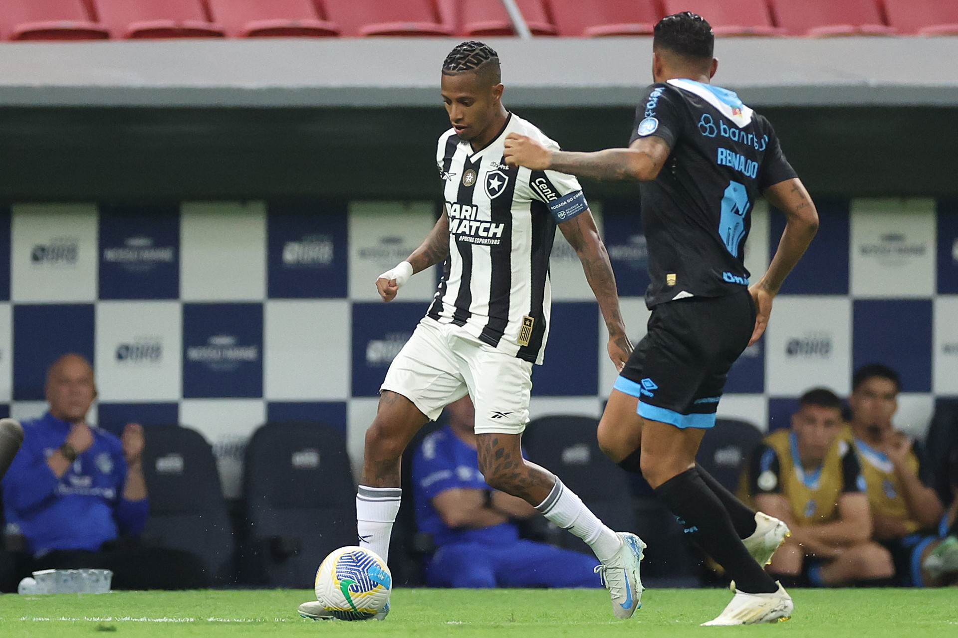 Botafogo e Grêmio se enfrentaram no Mané Garrincha, em Brasília, pela 28ª rodada do Brasileirão - Vitor Silva/Botafogo