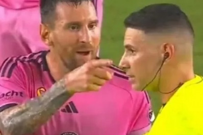 Vídeo! Messi chama árbitro de 'filho da p...' e 'sangue ruim', mas escapa de expulsão