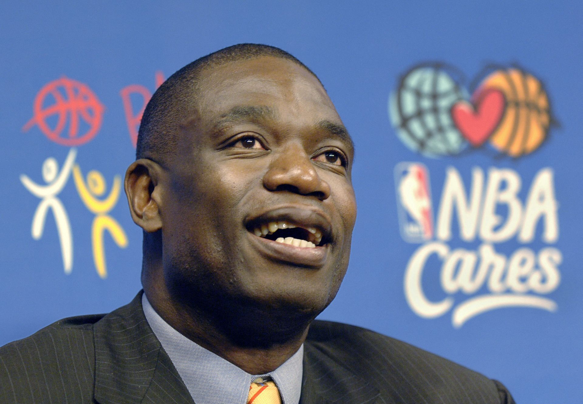 Dikembe Mutombo foi um dos maiores defensores da NBA - AFP