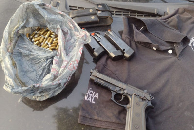 PM recupera carro roubado após denúncia de arrastão em Vicente de Carvalho