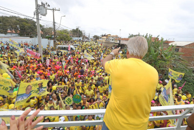 Caminhada de Alexandre Martins entra para a história com mais de 7 mil pessoas na Rasa
