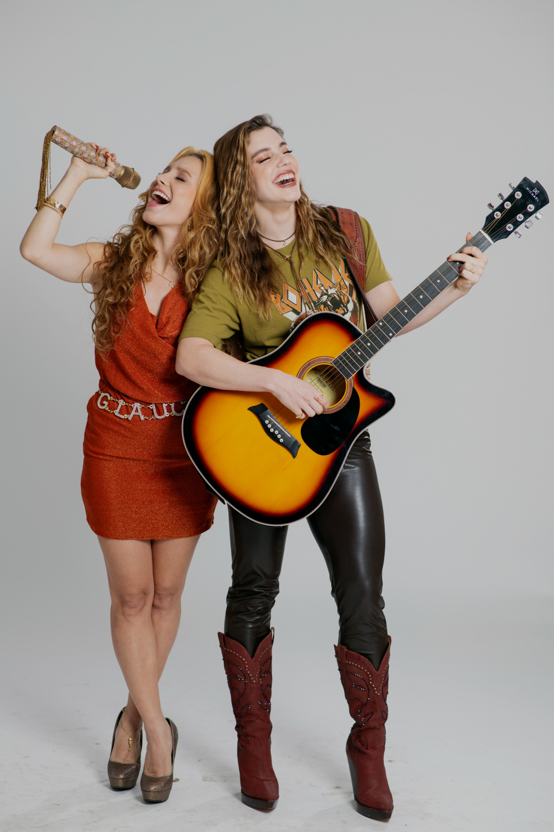 Rensga Hits: Gláucia (Lorena Comparato) e Raíssa (Alice Wegmann) - Vitor Peruzze / Cabecidade