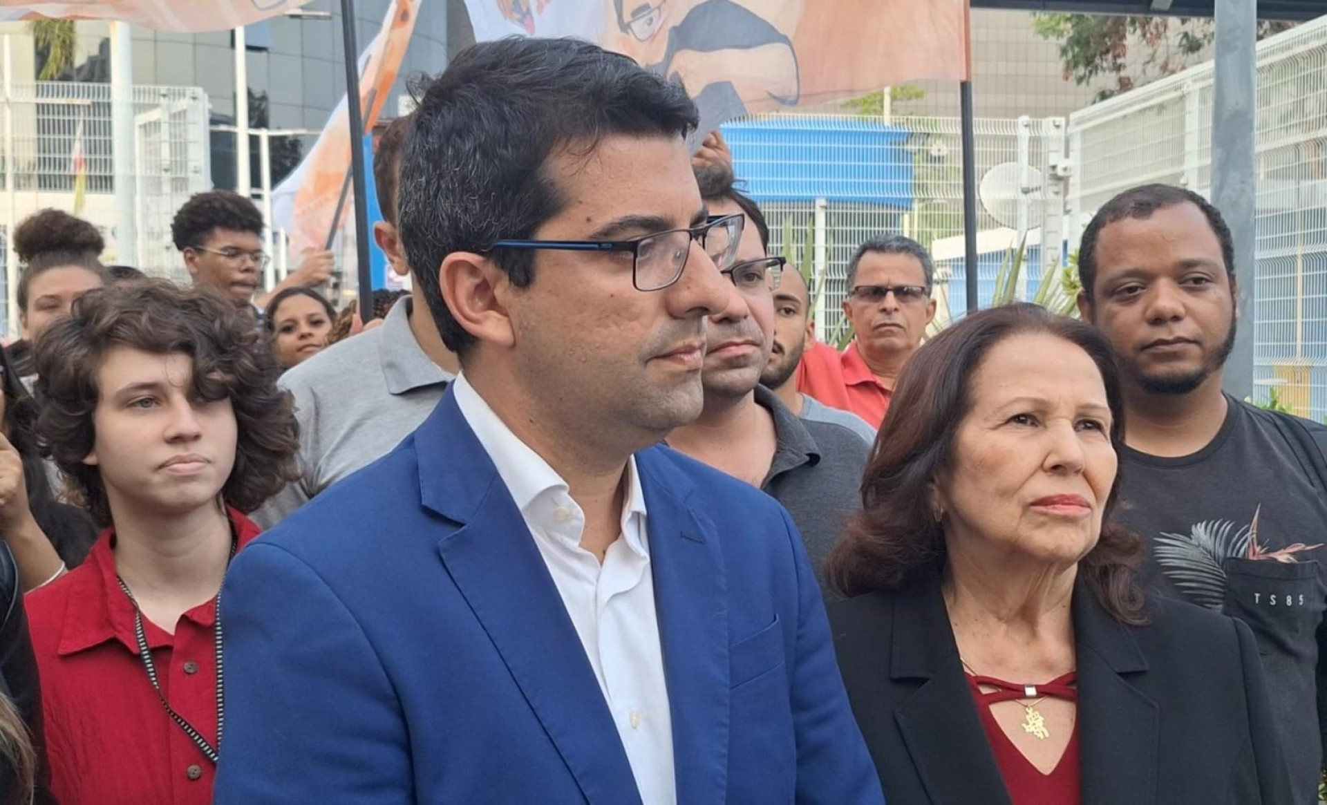 O candidato Marcelo Queiroz (PP) caminhou por bairros da Zona Sul - Divulgação