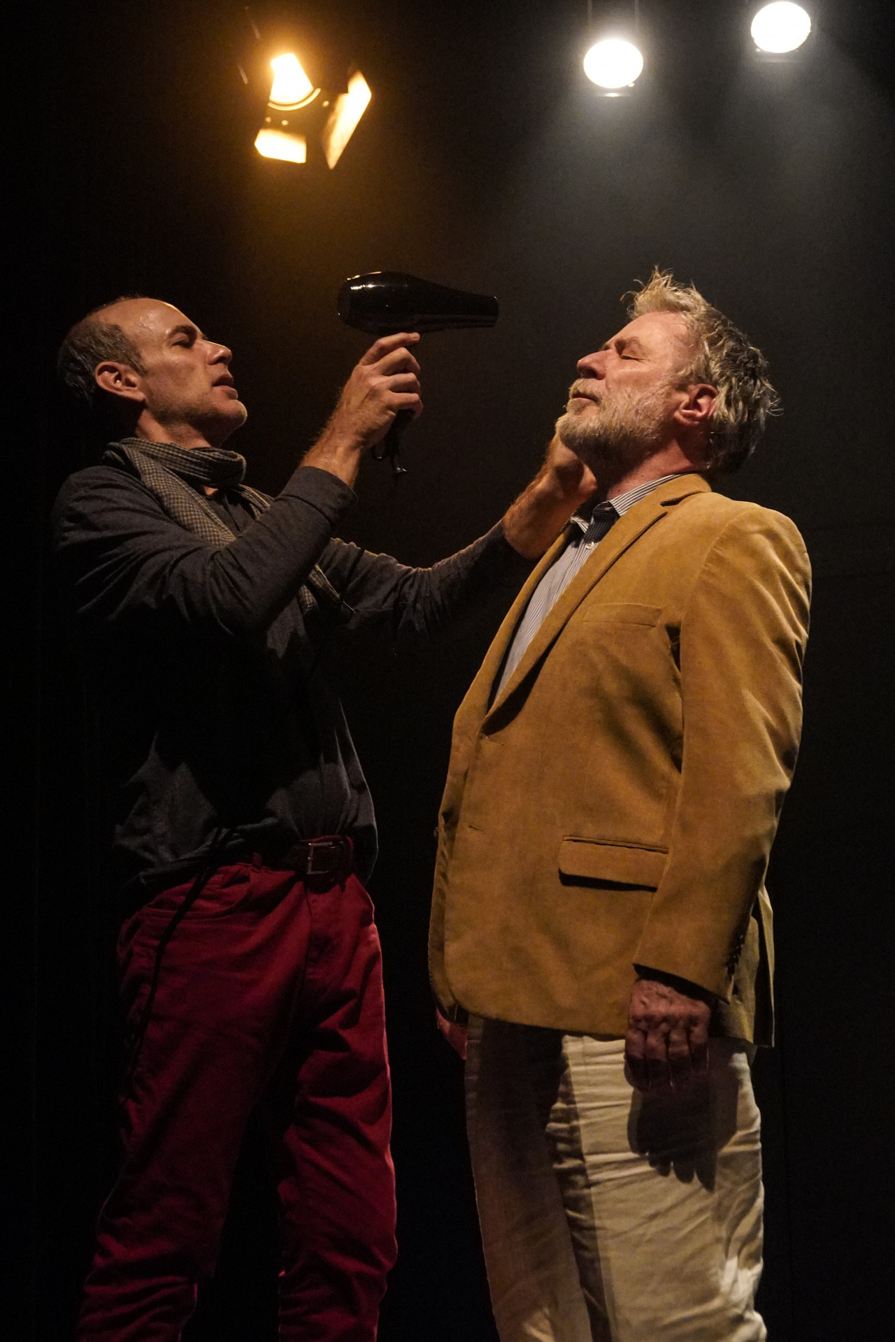 Leopoldo Pacheco em cena na peça 'Sangue' - Heloisa Bortz / Divulgação