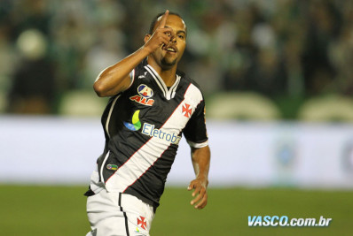 Artilheiro em 2011, Alecsandro exalta Vasco na semifinal da Copa do Brasil e elogia Vegetti