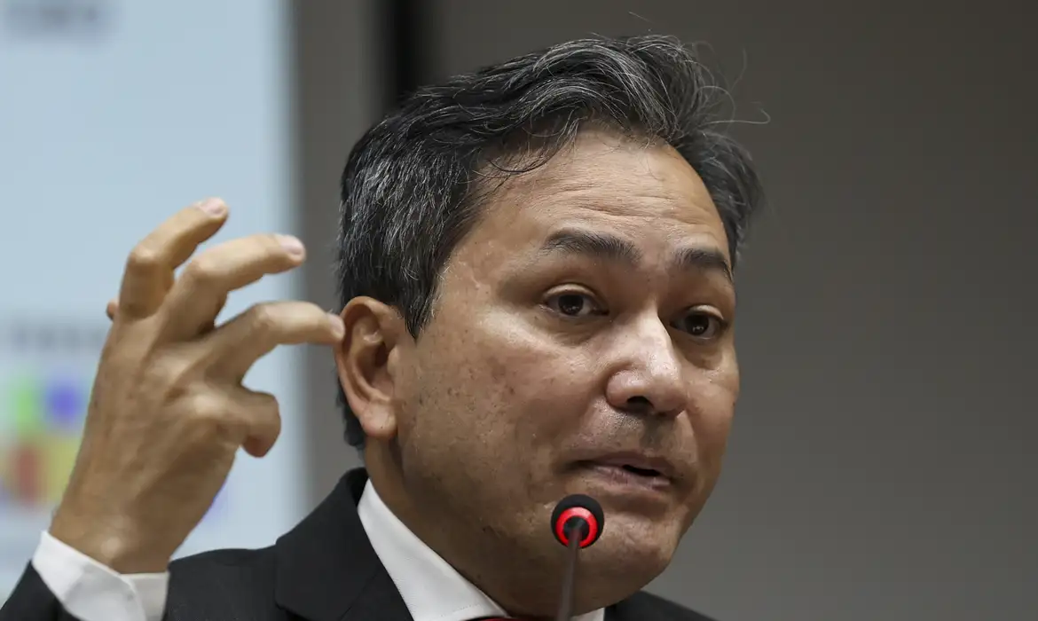 Barreirinhas reforça a parlamentares possibilidade de devolução de tributação sobre dividendos