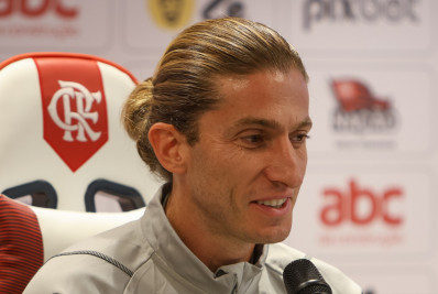 Filipe Luís estreia pelo Flamengo contra rival de sua última final com título como jogador