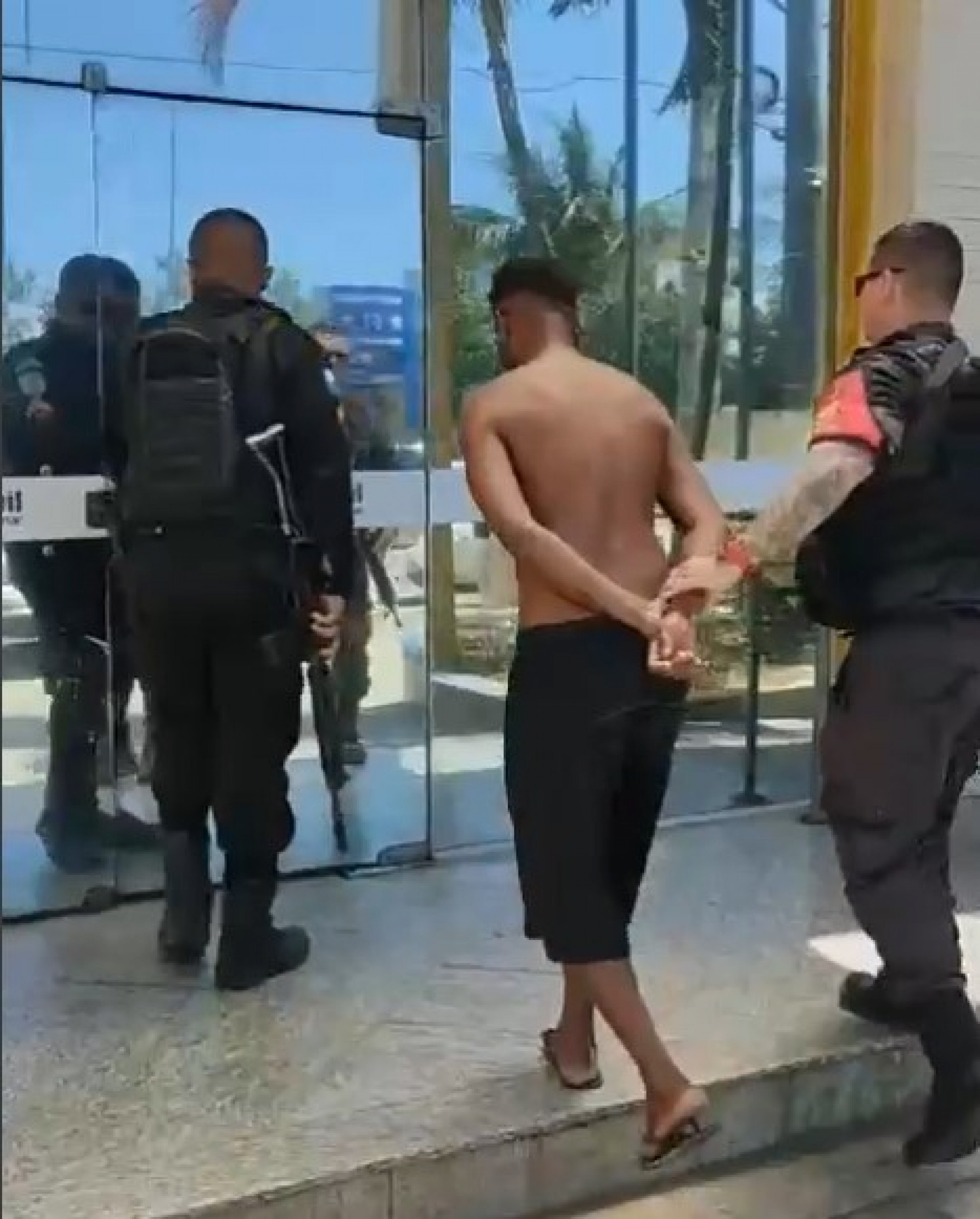 Apreensão de entorpecentes e prisão de traficante em operação da PM em Rio das Ostras