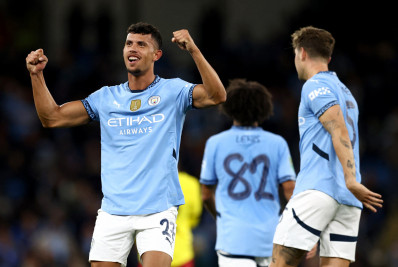 Jogador do City foi detido suspeito de roubar celular em boate, diz jornal