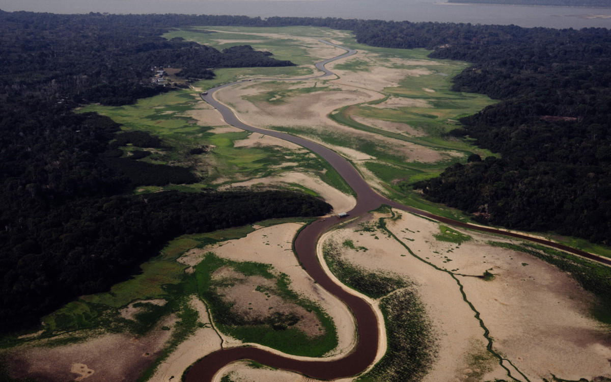 Rio Negro tem pior seca da história